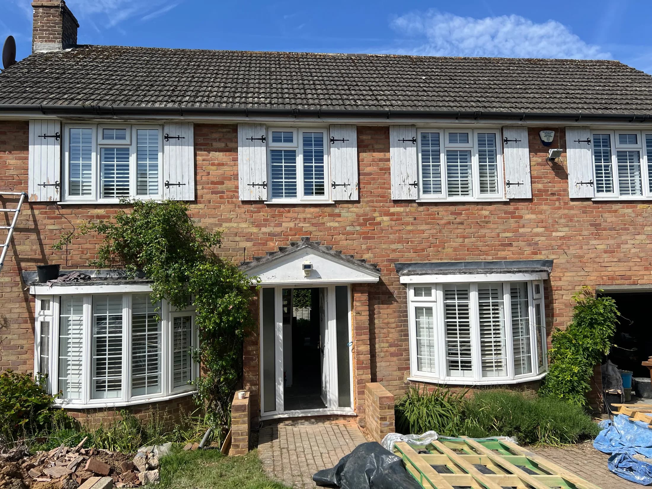 Large detached family home — photo 2
