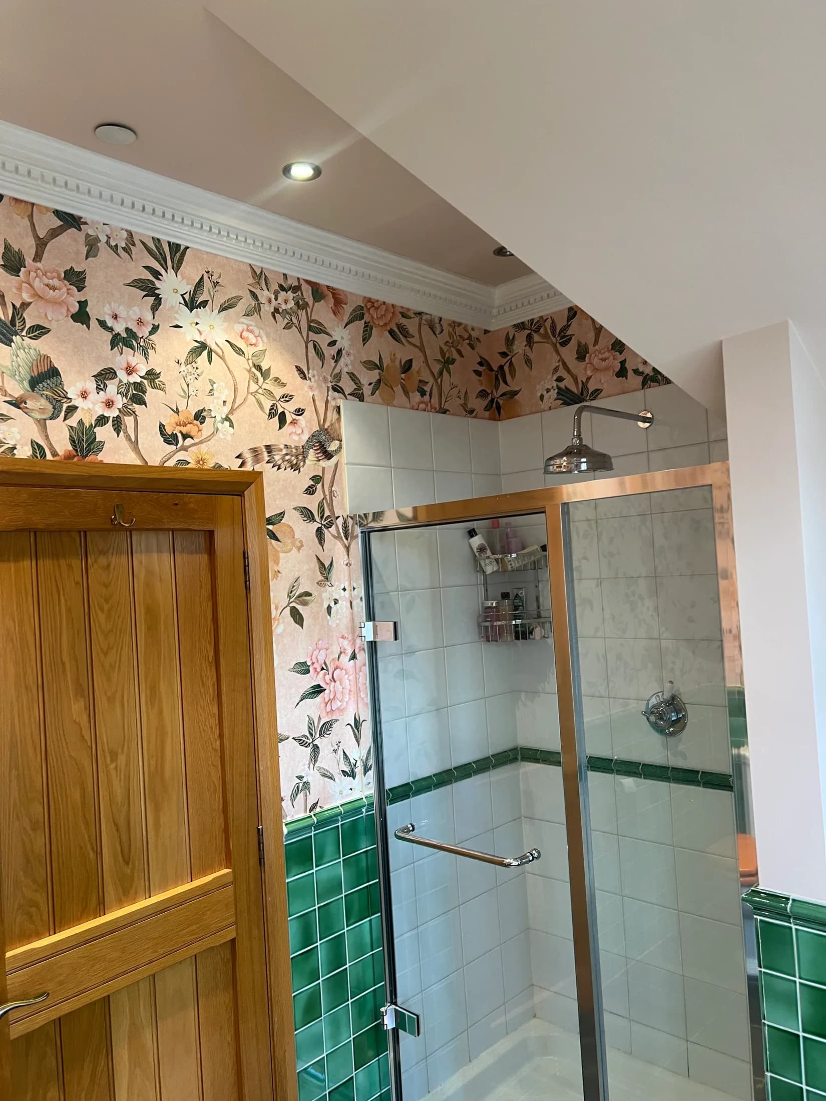 Country estate bathroom — photo 6
